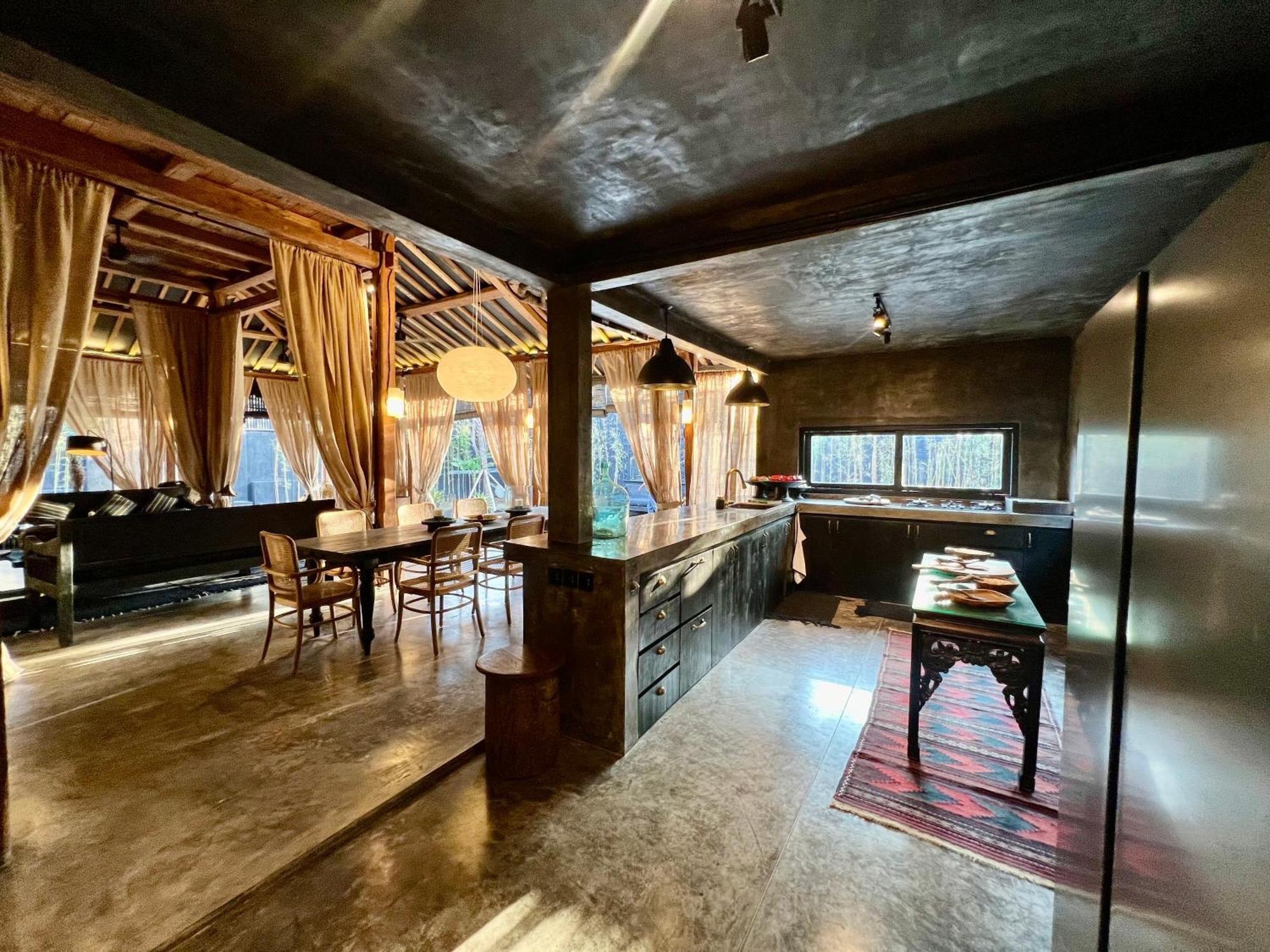 The Black Serpent - Villa Uluwatu (Bali)