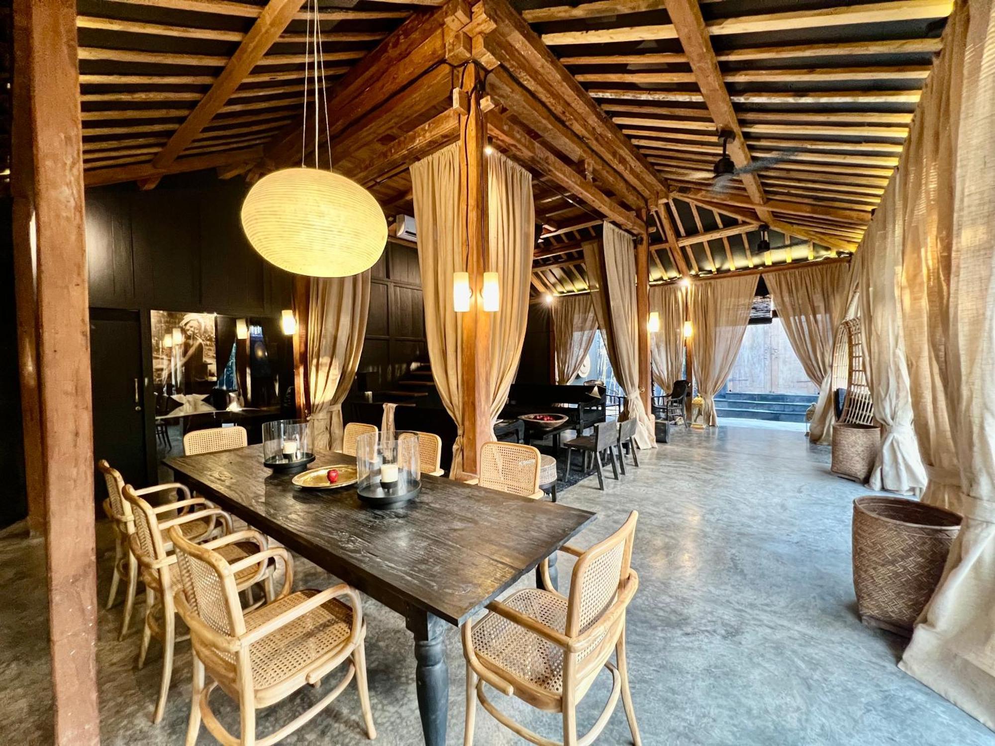 The Black Serpent - Villa Uluwatu (Bali)